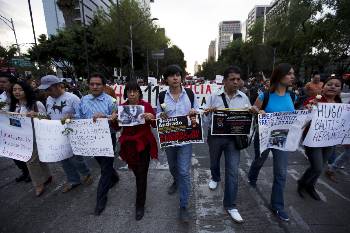 Από τις λαϊκές κινητοποιήσεις για την υπόθεση της εξαφάνισης των 43 αγωνιστών φοιτητών