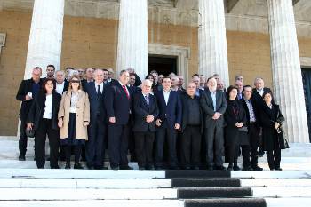 Η κυβέρνηση ΣΥΡΙΖΑ- ΑΝΕΛ όπως ορκίστηκε το Γενάρη του 2015
