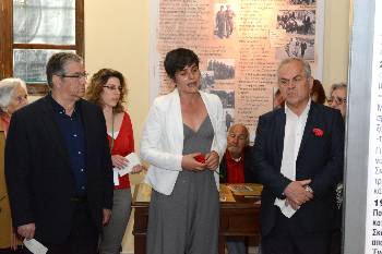 Ο Δ. Κουτσούμπας με τον Ηλία Σταμέλο στη χτεσινή, πρώτη ξενάγηση στο χώρο και τα εκθέματα του Μουσείου
