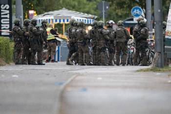 Φωτ. από την πρόσφατη επίθεση στο Μόναχο. Η νέα «πολιτική ασφάλειας» της Γερμανίας προβλέπει αναβαθμισμένο ρόλο του στρατού και στο εσωτερικό της χώρας