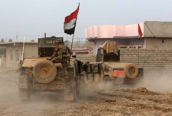 Δυνάμεις του ιρακινού στρατού κοντά στη Μοσούλη
