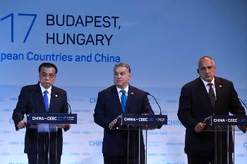 Οι ηγέτες Κίνας, Ουγγαρίας, Βουλγαρίας σε συνέντευξη Τύπου μετά τη Σύνοδο