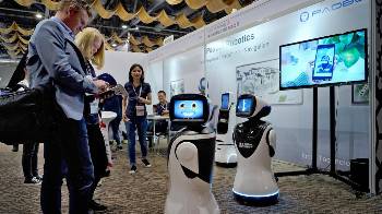 Οι διεθνείς εκθέσεις ρομποτικής, όπως αυτή που έγινε πρόσφατα στη νότια Κίνα, επιβεβαιώνουν τον «πόλεμο» που μαίνεται ανάμεσα σε μονοπώλια από ΗΠΑ, ΕΕ, Κίνα