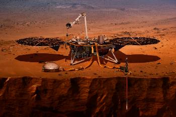 Η διαστημοσυσκευή «InSight» βασίζεται σε τεχνικές και τεχνολογία που έχουν δοκιμαστεί σε τέσσερις προηγούμενες μη επανδρωμένες αποστολές της NASA στον κόκκινο πλανήτη. Σε αυτή την καλλιτεχνική απεικόνιση πραγματοποιεί γεώτρηση στο έδαφος του Αρη