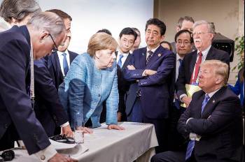 Ολοι εναντίον...όλων, επί της ουσίας, αλλά η εικόνα δείχνει την ένταση με τη στάση του Τραμπ στην προσπάθεια του παρ' ολίγον «κοινού ανακοινωθέντος» του G7