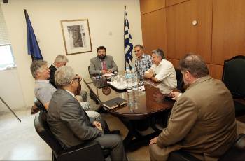 Ο αριθμός των ομάδων που θα μετέχουν στα αναδιαρθρωμένα πρωταθλήματα είναι η κύρια διαφωνία κυβέρνησης - επιχειρηματιών του ποδοσφαίρου