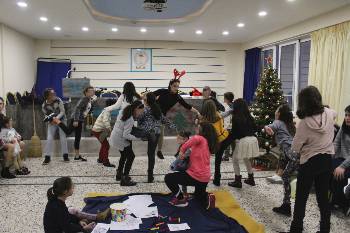 Με τη συμμετοχή δεκάδων παιδιών έγινε η γιορτή στο Εργατικό Κέντρο Πάτρας