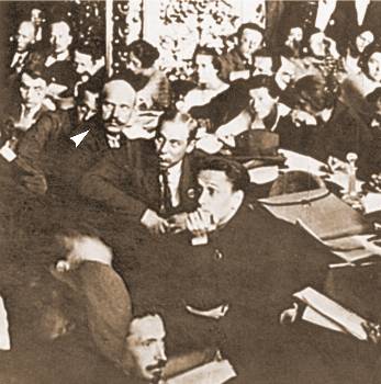 Αριστερά ο Ερνστ Τέλμαν μεταξύ των αντιπροσώπων του 3ου Συνεδρίου της ΚΔ στη Μόσχα, Ιούνης - Ιούλης 1921