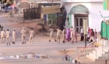Η χούντα στο Σουδάν συνεχίζει την καταστολή και το παζάρι
