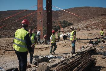 Από τις εργασίες πάνω στο νησί