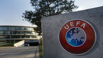 Στη μετάθεση του Euro προχώρησε η UEFA λόγω της κατάστασης που έχει δημιουργηθεί στο ευρωπαϊκό ποδόσφαιρο...