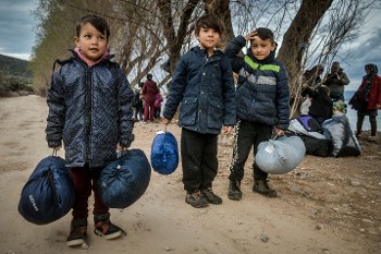 Χιλιάδες είναι τα ασυνόδευτα προσφυγόπουλα που καταφτάνουν στα ελληνικά νησιά