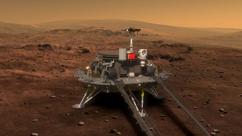 Καλλιτεχνική απεικόνιση του ρόβερ της αποστολής «Tianwen-1», πάνω στην πλατφόρμα προσεδάφισης στον Αρη, έτοιμο να κατέβει τη ράμπα