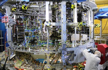 Από τη διαδικασία οικοδόμησης του πολύπλοκου εσωτερικού του Ευρωπαϊκού Τμήματος Εξυπηρέτησης