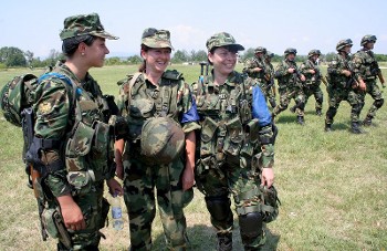 Γυναίκες στρατιωτικοί σε «ειρηνευτική» ιμπεριαλιστική αποστολή της ΕΕ