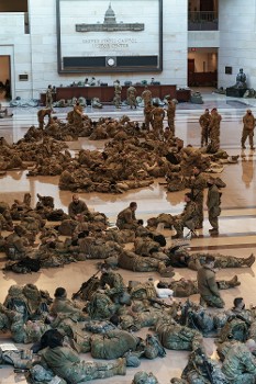 Η εικόνα του Καπιτωλίου τις τελευταίες μέρες που έχει κατακλυστεί από χιλιάδες στρατιώτες