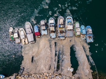 Το πρόβλημα της θαλάσσιας βλέννας στη Θάλασσα του Μαρμαρά συνδέεται άρρηκτα με την απόρριψη βιομηχανικών αποβλήτων στη θάλασσα
