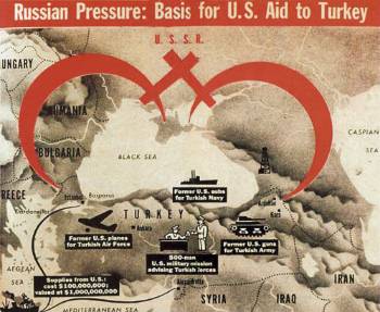 Φωτογραφία χάρτη από τις «US News», που απεικονίζει τη, κατά τη γνώμη των αμερικανών, Σοβιετική πίεση προς την Τουρκία και την αναγκαιότητα της αμερικανικής βοήθειας