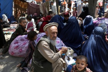 Χιλιάδες είναι οι εκτοπισμένοι από τις συγκρούσεις στο Αφγανιστάν