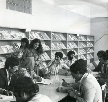 Στη βιβλιοθήκη της Τεχνικής Σχολής στην Καμπούλ (1982)