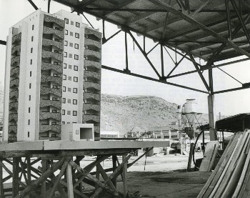 Η κατασκευή σύγχρονων κατοικιών υπήρξε προτεραιότητα στη ΛΔ Αφγανιστάν (Καμπούλ, 1984)