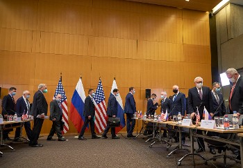Από τις συνομιλίες ΗΠΑ - Ρωσίας στη Γενεύη με τις οποίες ξεκίνησε τη Δευτέρα ο γύρος επαφών μεταξύ Ρωσίας και Δύσης