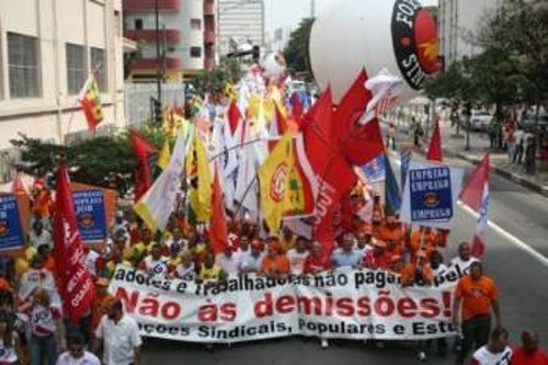 Από εργατική λαϊκή διαδήλωση στο Σάο Πάολο, που διοργάνωσε το τμήμα της Παγκόσμιας Συνδικαλιστικής Ομοσπονδίας