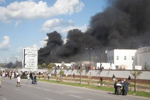Η πρεσβεία των ΗΠΑ που πυρπολήθηκε στην Τυνησία