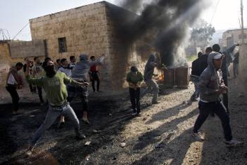 Από συγκρούσεις νεαρών Παλαιστινίων την Πρωτοχρονιά με τις ισραηλινές δυνάμεις κατοχής, που κάνουν επιχειρήσεις προληπτικών συλλήψεων