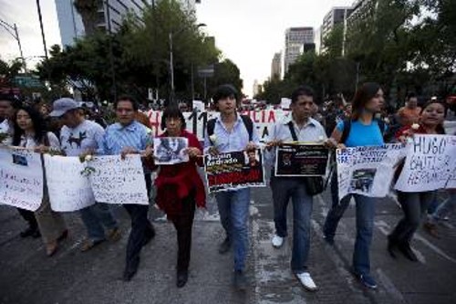 Από τις μεγάλες διαδηλώσεις για τους αγνοούμενους φοιτητές στο Μεξικό